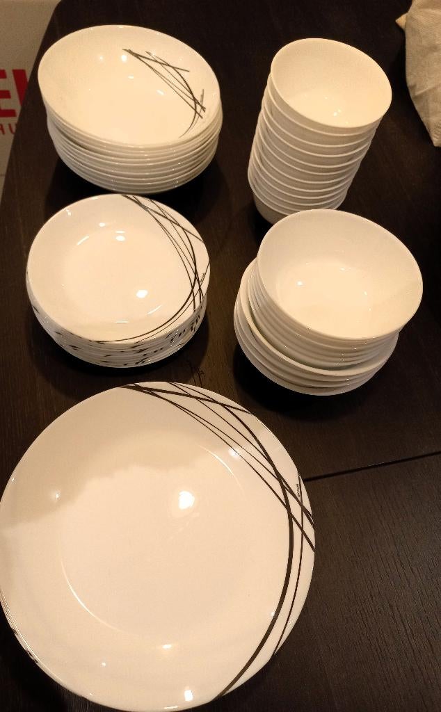 36 Delig ACROPAL servies + gratis witte bakjes, Ophalen, Gebruikt, Bord(en), Overige stijlen