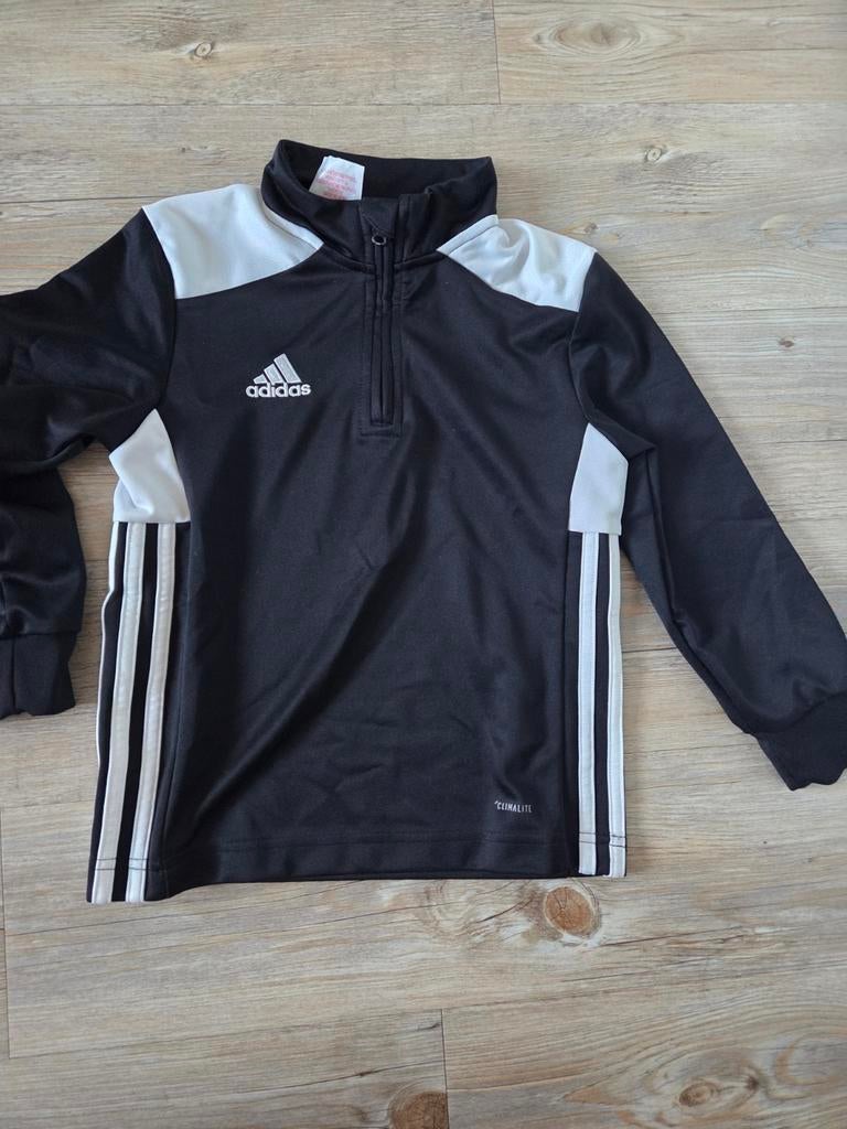 Adidas trainingsvest voetbal maat 116, Kinderen en Baby's, Kinderkleding | Maat 116, Adidas, Gebruikt, Jongen of Meisje, Trui of Vest