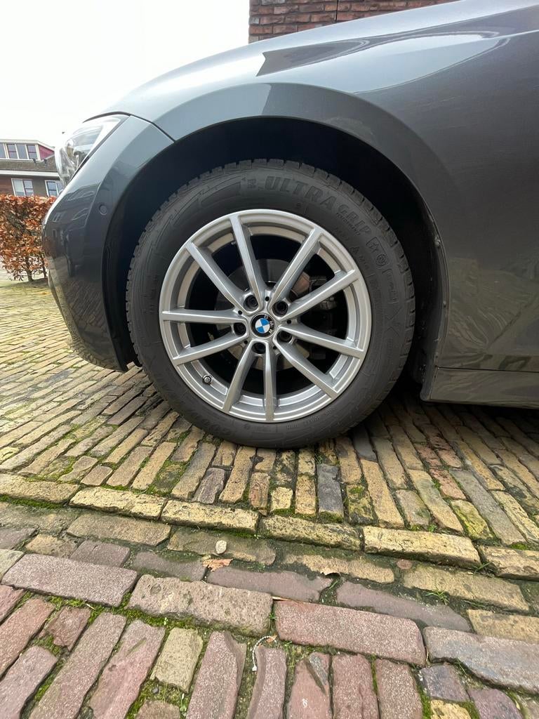 BMW Winterbanden met Velgen - Goodyear UltraGrip, Ophalen, Gebruikt, Banden en Velgen, 17 inch