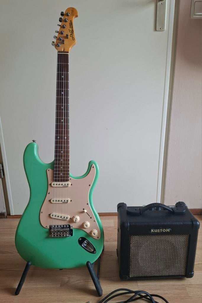 Gitaarset Surfgreen stratocaster, kustom versterker, Ophalen, Gebruikt, Solid body, Overige merken
