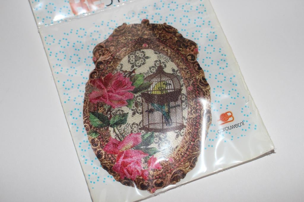Barok vogelkooi met bloemen strijkapplicatie 8,5x6cm #3688, Hobby en Vrije tijd, Naaien en Fournituren, Ophalen of Verzenden, Nieuw