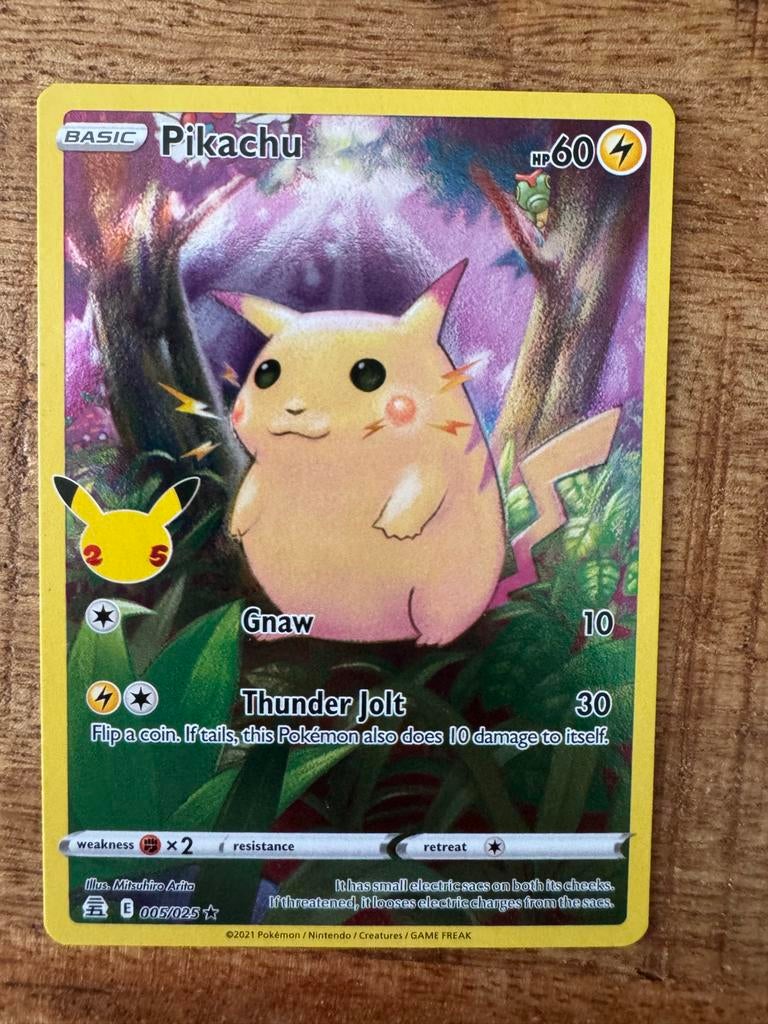 Pikachu Pokémon kaart 005/025, Hobby en Vrije tijd, Verzamelkaartspellen | Pokémon, Ophalen of Verzenden, Nieuw, Losse kaart, Foil