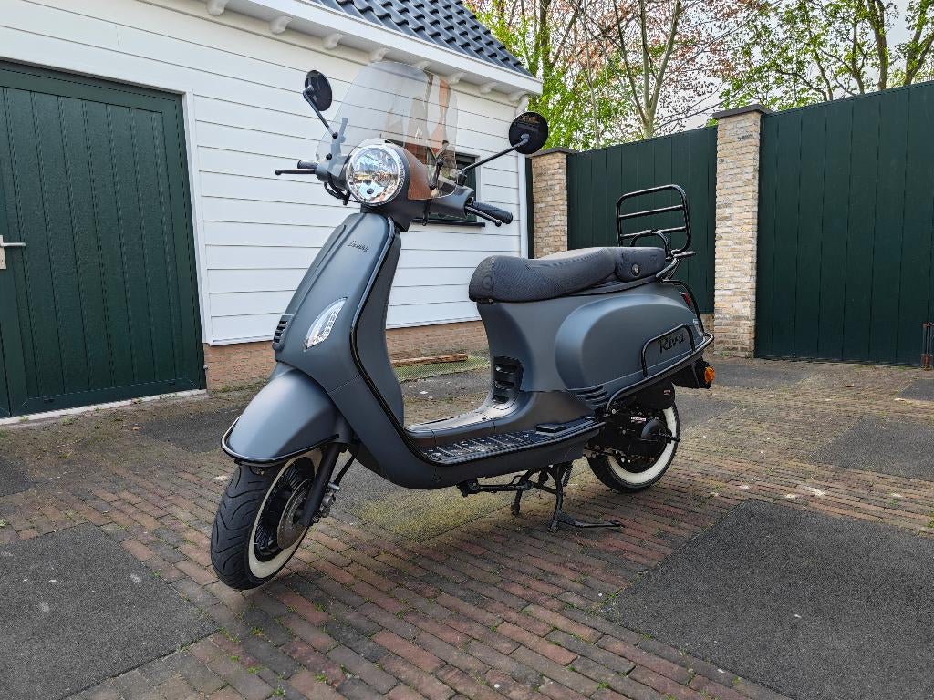 BTC Riva Luxury, Fietsen en Brommers, Zo goed als nieuw, Benzine, Ophalen, Overige merken