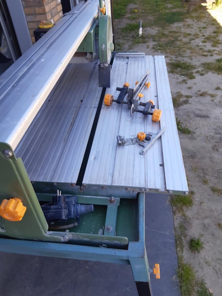 Tegelzaak machine, Doe-het-zelf en Verbouw, Gereedschap | Zaagmachines, Ophalen of Verzenden, 1200 watt of meer, Lintzaag, 70 mm of meer