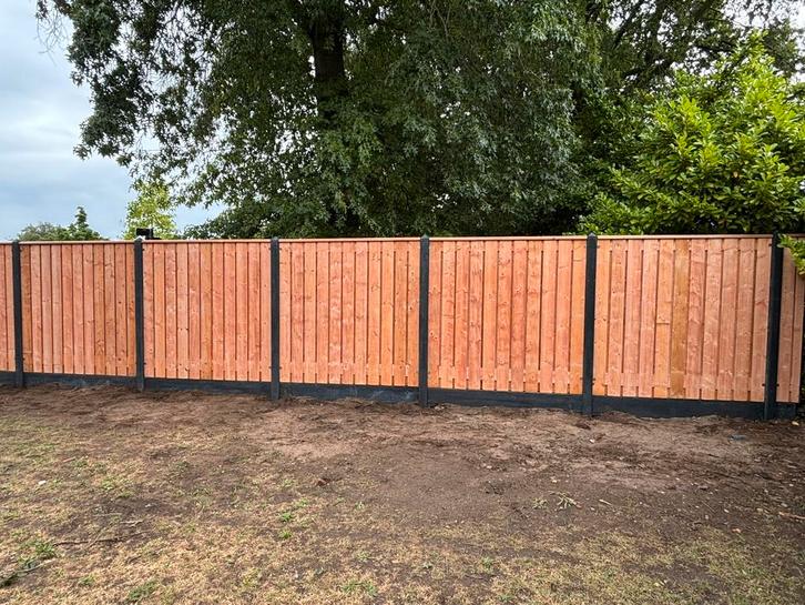 Redwood hout/beton schutting €120 p/m inclusief montage, Tuin en Terras, Schuttingen, Zo goed als nieuw, Hout, 1 tot 2 meter, Minder dan 3 meter