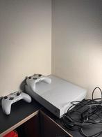 Xbox One met 2 controllers, Spelcomputers en Games, Spelcomputers | Xbox One, Ophalen, Met 2 controllers, Xbox One S, 500 GB