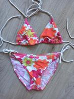 Leuke bikini met bloemenprint 134 140, Kinderen en Baby's, Ophalen of Verzenden