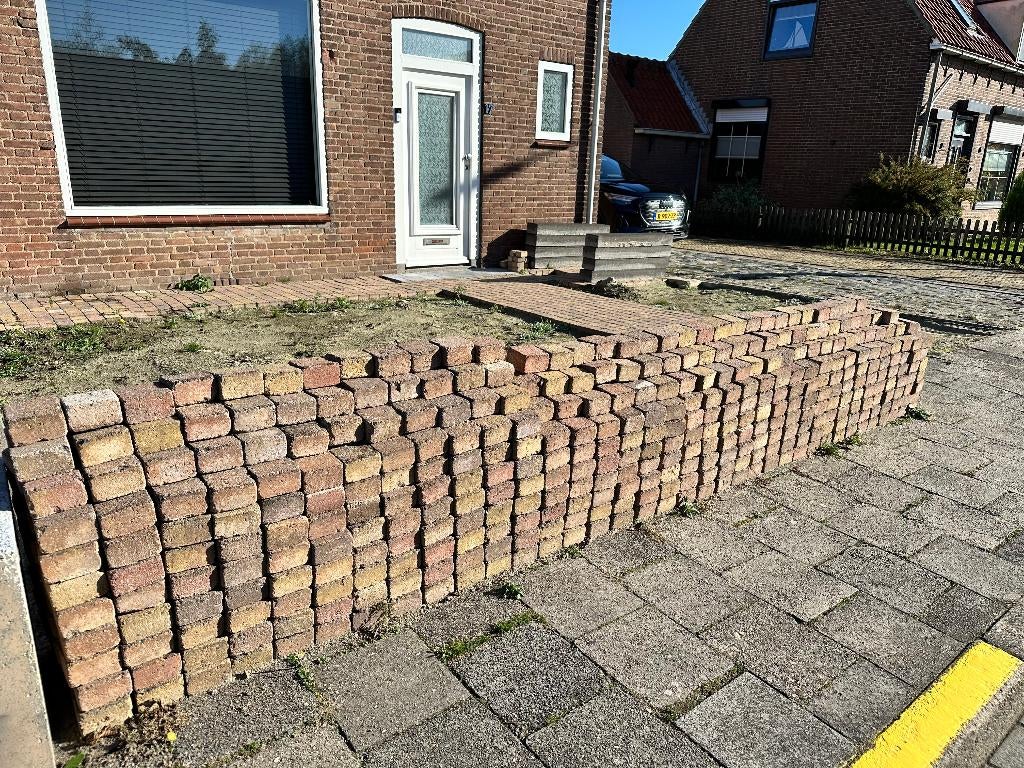 Gratis klinkers 10 x 10 cm en betonnen stapelbokken, Ophalen, Gebruikt, Klinkers, 10 m² of meer