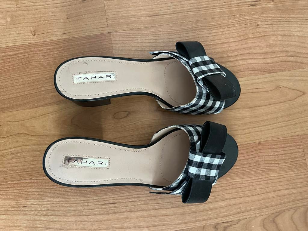 Tahari Sandalen met Ruitprint en Strik - Maat 38, Kleding | Dames, Ophalen of Verzenden, Gedragen, Zwart, Sandalen of Muiltjes