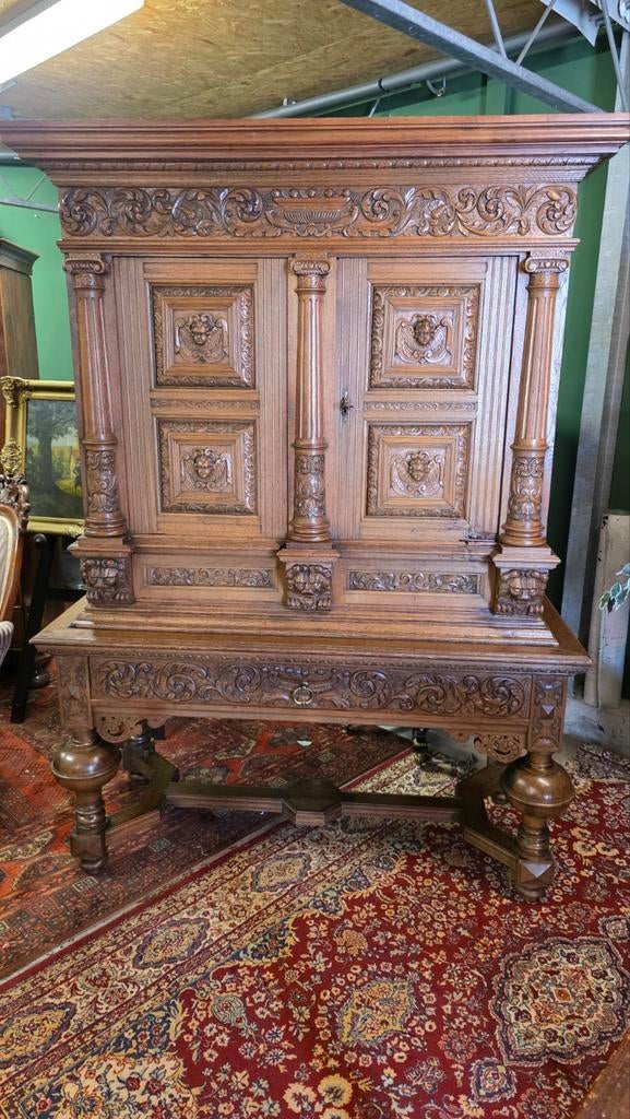 Rijk bewerkte Hollands antiek notenhouten kollomkast, Antiek en Kunst, Antiek | Meubels | Kasten, Ophalen of Verzenden