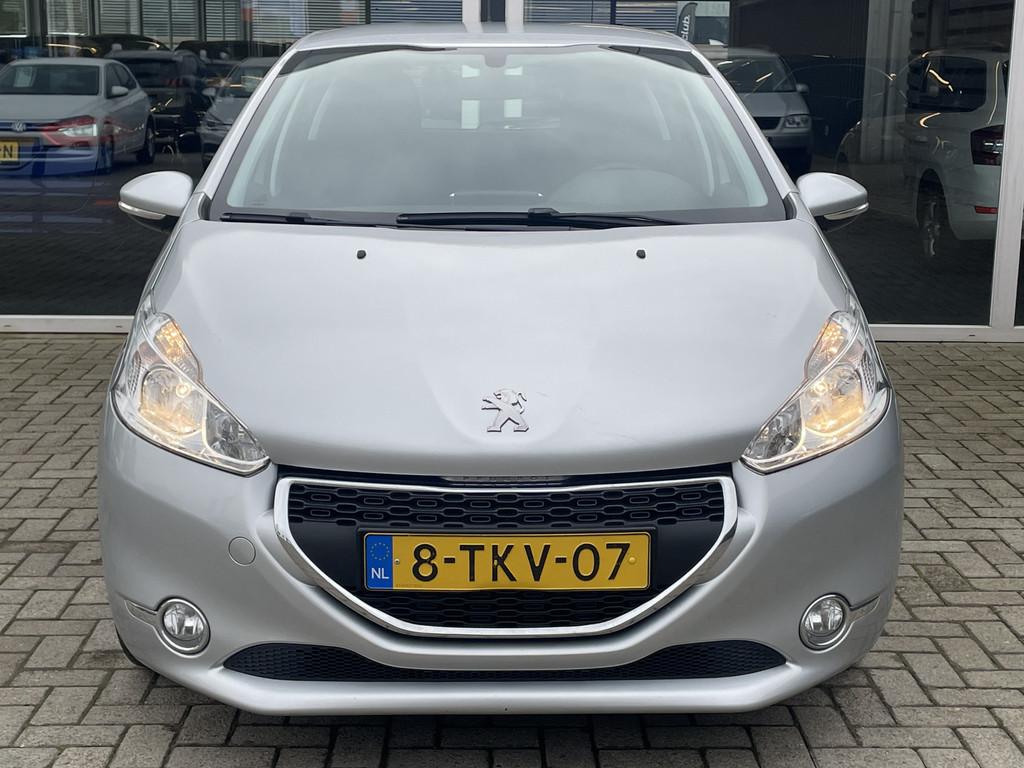 Peugeot 208 1.6 e-HDi Blue Lease Airco / Navi / Trekhaak, Auto's, Peugeot, Voorwielaandrijving, Euro 5, Gebruikt, 4 cilinders
