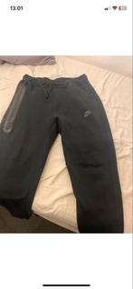 Nike Tech Fleece Joggingbroek Zwart - Maat M, Ophalen of Verzenden, Gedragen, Maat 48/50 (M), Zwart