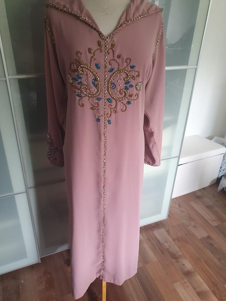 Schitterende Jelaba met kralen - 1 keer gedragen, Kleding | Dames, Gelegenheidskleding, Overige typen, Maat 42/44 (L), Ophalen of Verzenden