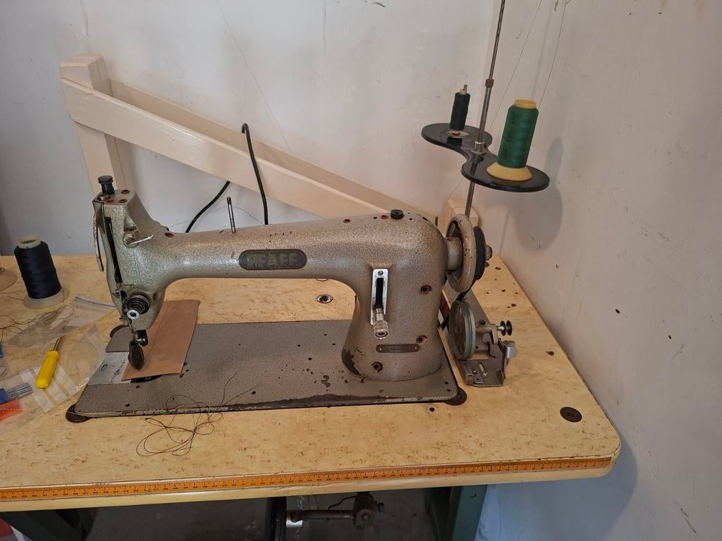 Werkende Pfaff naaimachine met rolvoet, Ophalen, Gebruikt, Naaimachine, Pfaff