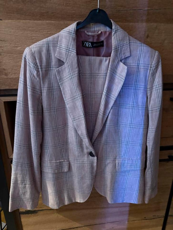 Zara Geruite Blazer 44 en Broek 42 Set, Kleding | Dames, Broeken en Pantalons, Gedragen, Maat 42/44 (L), Overige kleuren, Driekwart