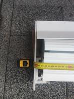 Witte zonnescherm (type: knikarmscherm), Ophalen