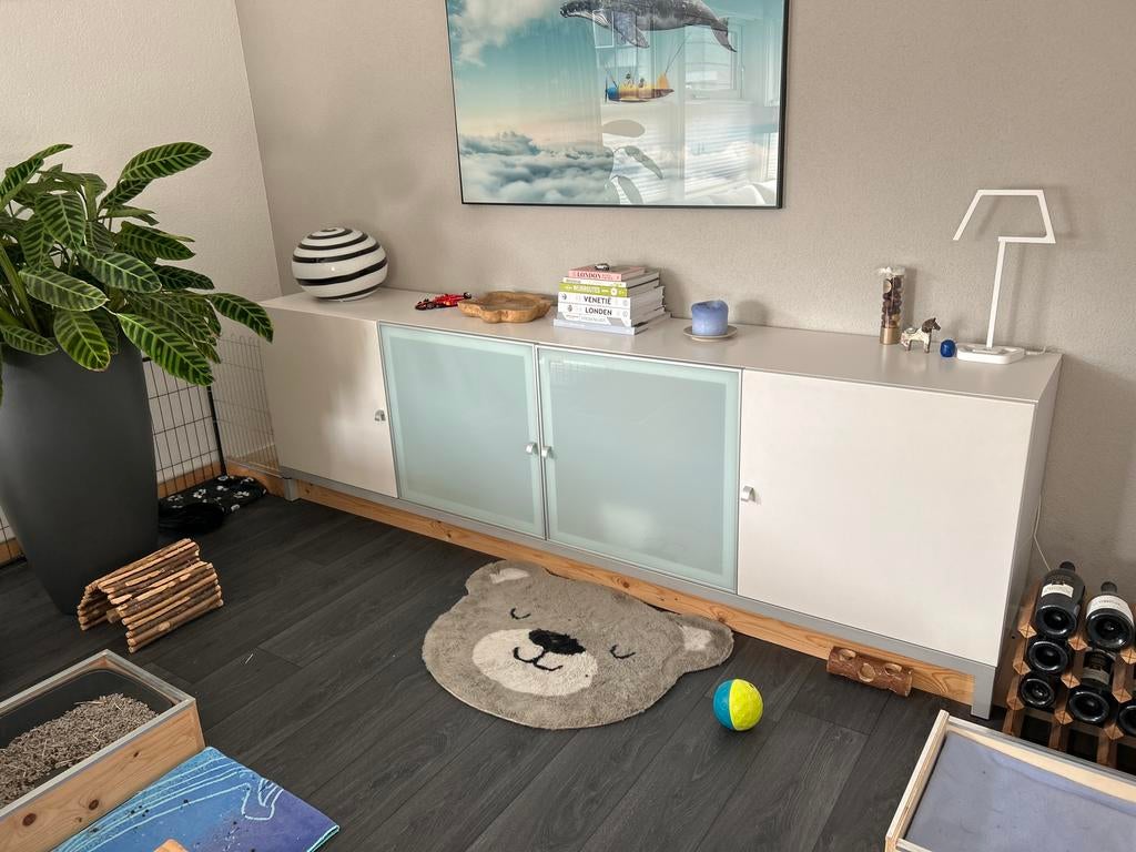 Wit dressoir met vier deuren, Ophalen, Gebruikt