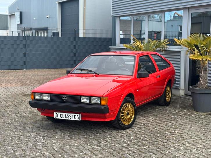 Volkswagen Scirocco 1.6 typ 53B 1983!!, Auto's, Volkswagen, Bedrijf, Scirocco, Benzine, Handgeschakeld, Rood, Zwart, Stof, Ophalen