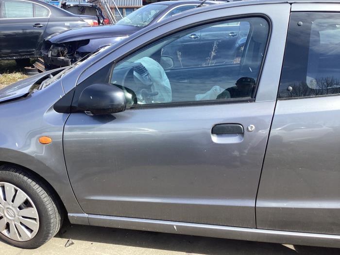 Portier 4Deurs links-voor van een Suzuki Alto (ZNZ), Gebruikt, -, Deur, -