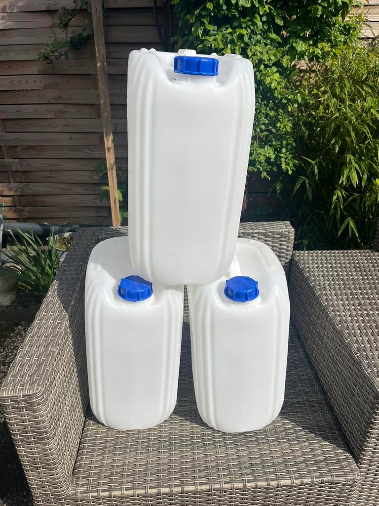 20 liter jerrycan 6,00 per stuk, Tuin en Terras, Regentonnen, Minder dan 75 liter, Ophalen, Zo goed als nieuw