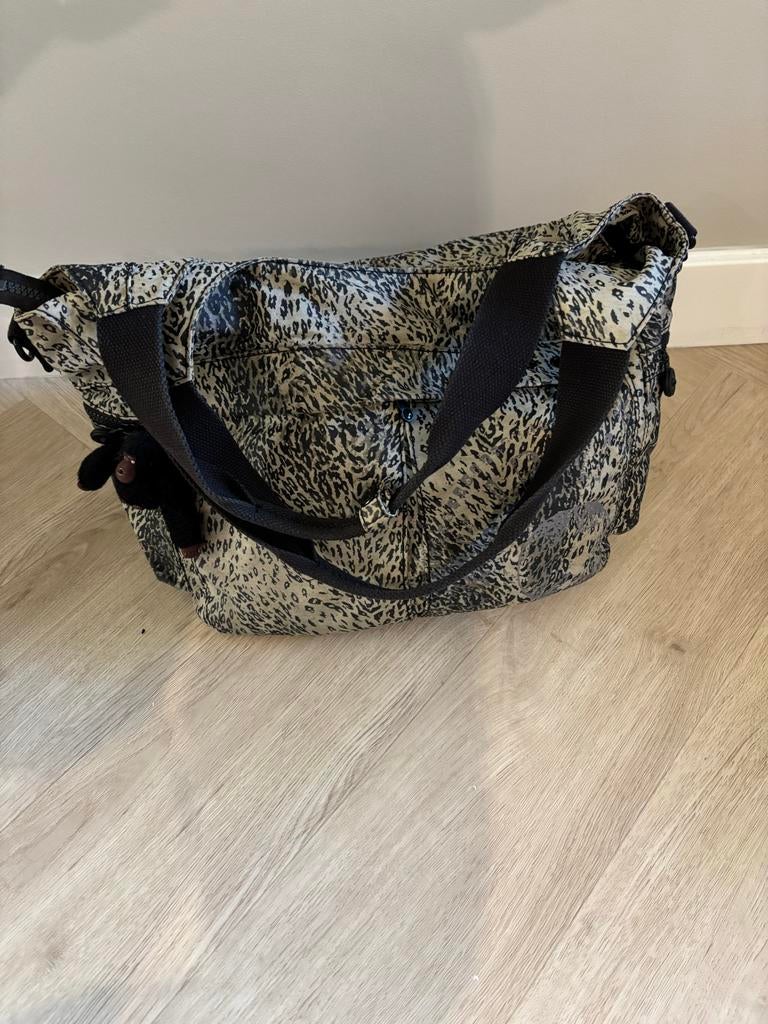 Kipling Schoudertas met Luipaardprint, Sieraden, Tassen en Uiterlijk, Tassen | Damestassen, Gebruikt, Schoudertasje, Overige kleuren