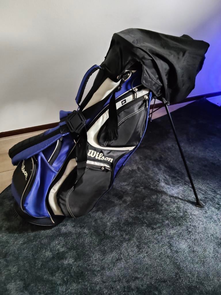 Wilson tas met Apron clubs en drie ballen., Sport en Fitness, Golf, Ophalen of Verzenden, Gebruikt