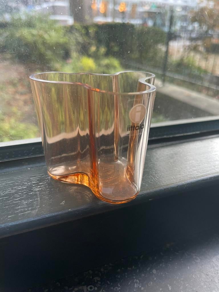 Iittala Alvar Aalto miniatuurvaas, rio brown, 5,5 cm, Verzamelen, Glas en Borrelglaasjes, Ophalen of Verzenden, Zo goed als nieuw