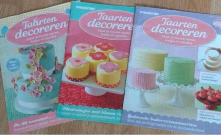 DRIE AGOSTINI BOEKJES VAN TAARTEN/ CUPCAKES DECOREREN, Hobby en Vrije tijd, Taarten en Cupcakes maken, Zo goed als nieuw, Ophalen of Verzenden