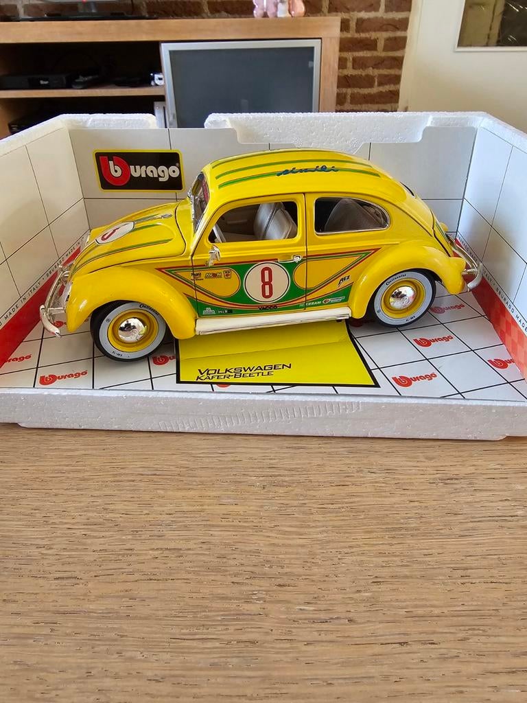 TE KOOP MOOIE BURAGO VOLKSWAGEN KAFER-BEETLE SCHAAL1:18, Hobby en Vrije tijd, Modelauto's | 1:18, Ophalen of Verzenden, Zo goed als nieuw