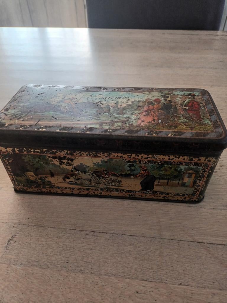 Oud sigarenblik. Voorstelling  oa. Paardenrace,visser,boot, Ophalen of Verzenden, Gebruikt, Overige