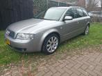 Audi A4 1.8 Avant 110KW 2002 Grijs, Auto's, Audi, Voorwielaandrijving, 4 cilinders, A4, Handgeschakeld