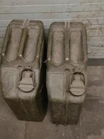 Twee originele leger jerrycans, Verzamelen, Militaria | Algemeen, Ophalen of Verzenden, Landmacht, Overige gebieden, Overige typen