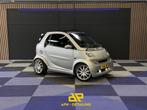 Smart 0.7 City Coupe 45KW NAP/AUT/BRABUS/PANODAK/APK/STOELWM, Auto's, Smart, Achterwielaandrijving, Zwart, 18 €/maand, 61 pk