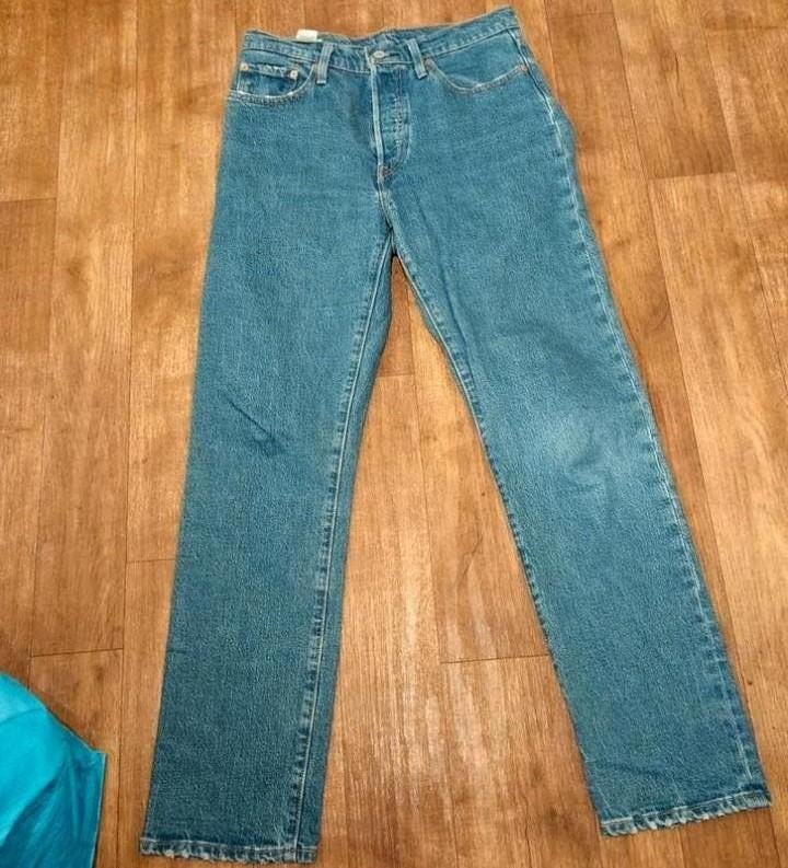 Levi's spijkerbroek.maat 29-30, Kleding | Dames, Spijkerbroeken en Jeans, Ophalen of Verzenden, Zo goed als nieuw, Blauw, W28 - W29 (confectie 36)