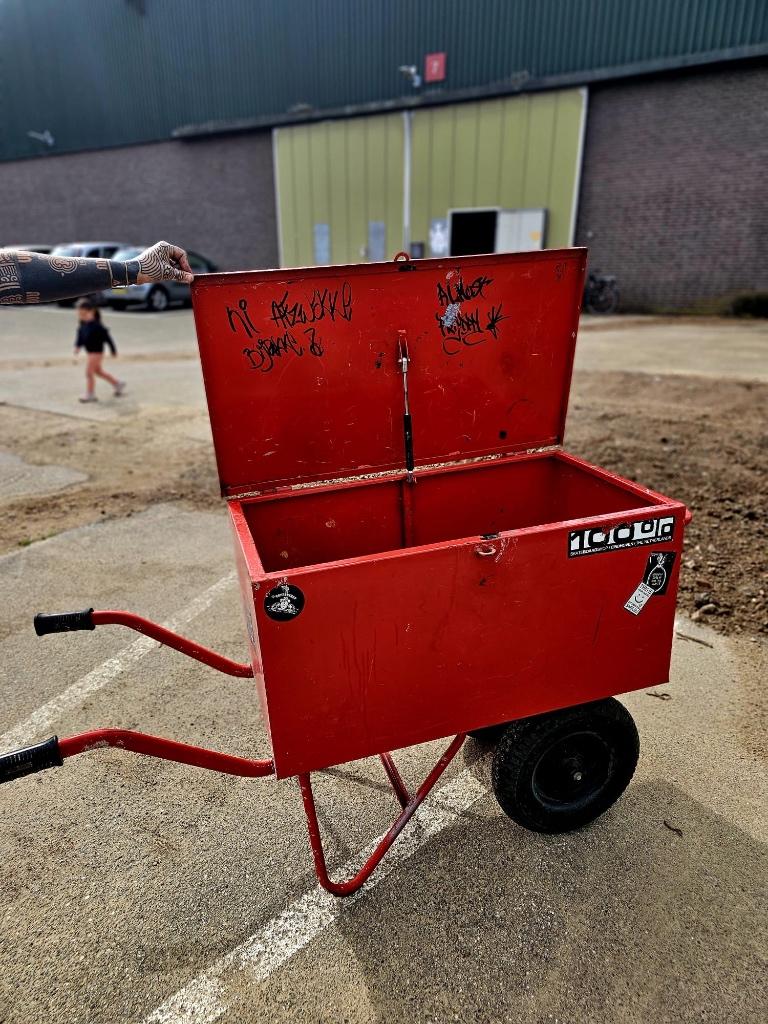 Gereedschapskar, Ophalen, Gebruikt