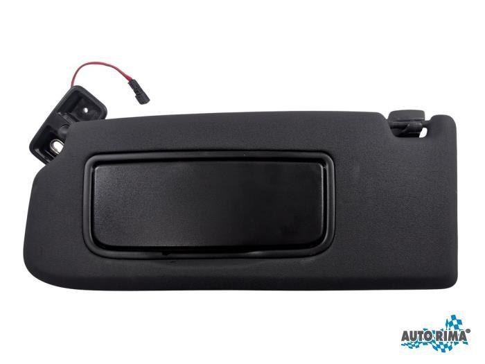 Zonneklep van een Volvo XC60