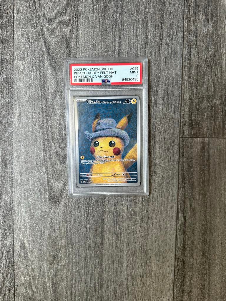 Pikachu van Gogh Pokémon kaart PSA 9 - Grey Felt Hat, Ophalen of Verzenden, Zo goed als nieuw, Losse kaart