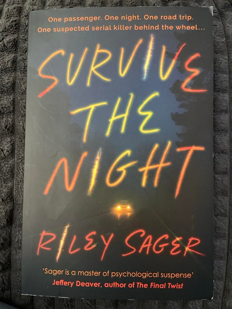 Survive the Night - Riley Sager (English), Boeken, Ophalen of Verzenden, Zo goed als nieuw, Amerika