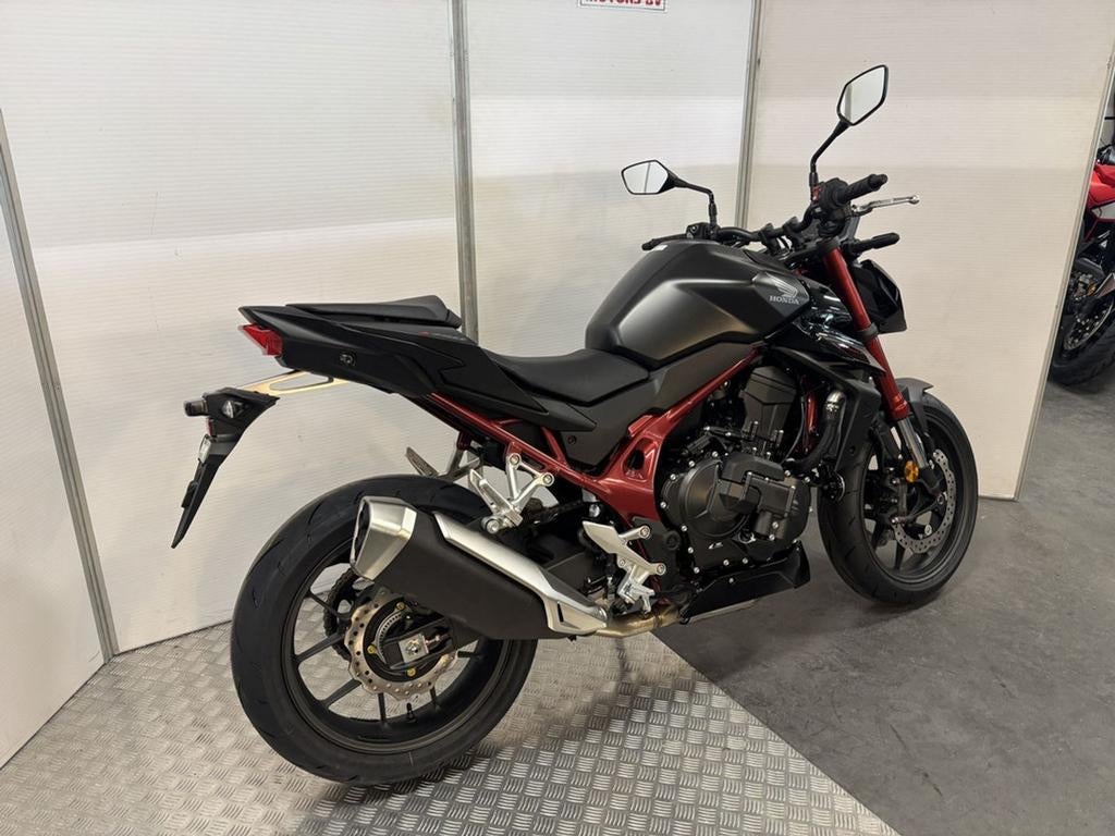 Honda CB750 Hornet E-Clutch (bj 2026), 2 cilinders, HONDA, Motorrijbewijs A, Bedrijf