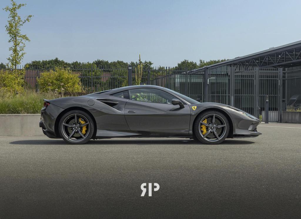Ferrari F8 Tributo 3.9 V8 HELE, Auto's, Ferrari, Automaat, Gebruikt, 1505 kg, Bedrijf