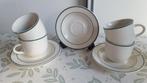 4 porseleinen kop en schotels van Country House, Ophalen of Verzenden, Zo goed als nieuw, Overige stijlen, Kop(pen) en/of Schotel(s)