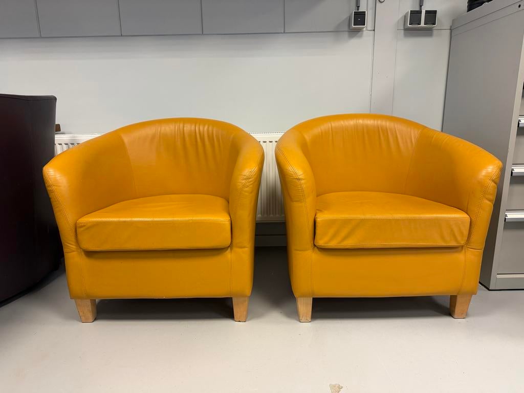 Twee gele leren fauteuils, Huis en Inrichting, Fauteuils, Ophalen, Gebruikt, Minder dan 75 cm, Leer