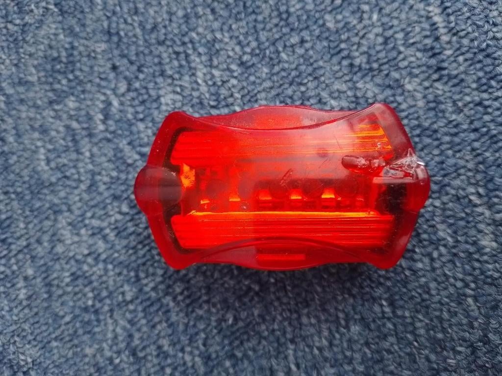 fiets achterlampje, Fietsen en Brommers, Ophalen of Verzenden, Gebruikt, Batterij, Achterlicht