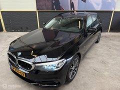 BMW 5-serie Touring 520d Sportline Camera Blackpack H&K, Auto's, Achterwielaandrijving, Euro 6, 2000 kg, Zwart