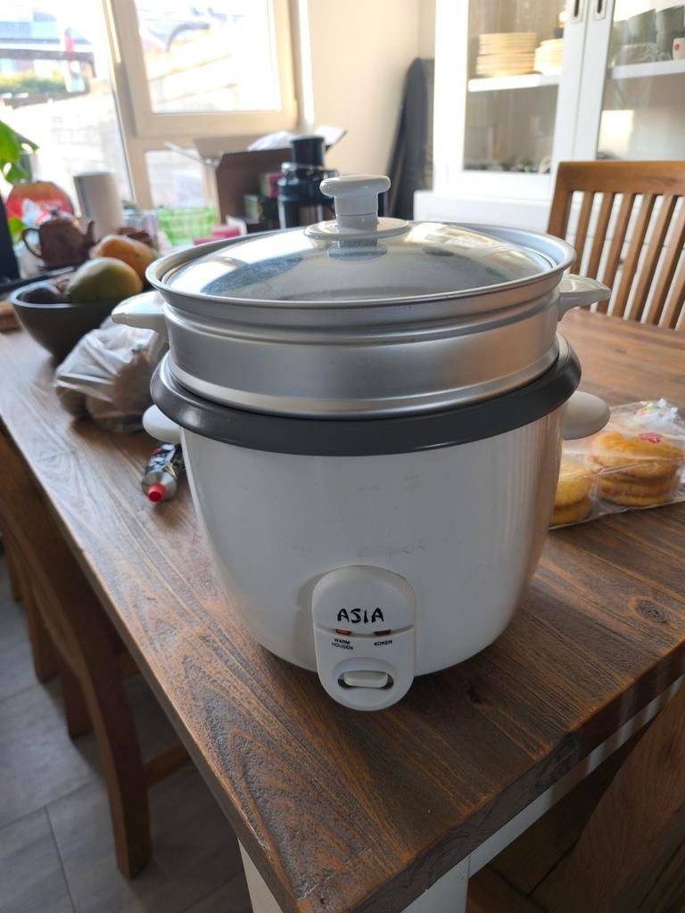Grote goedwerkende rijstkoker met stoomfunctie, Ophalen of Verzenden, Gebruikt