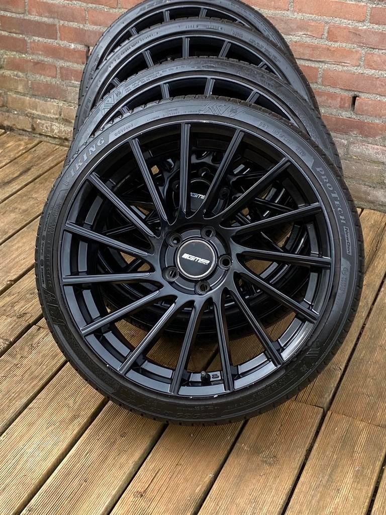 (VERKOCHT)Zeer mooie zwart19”VW( GMP)5x112met z.b., Auto-onderdelen, Banden en Velgen, 19 inch, Gebruikt, Banden en Velgen, Ophalen of Verzenden