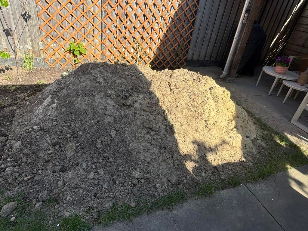 GRATIS +-1 kuub (iets meer) zand/grond, Tuin en Terras, Grind, Keien en Split, Ophalen, Zo goed als nieuw