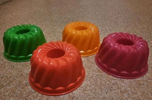 4 plastic puddingvormen, Ophalen of Verzenden, Nieuw, Groen, Overige typen
