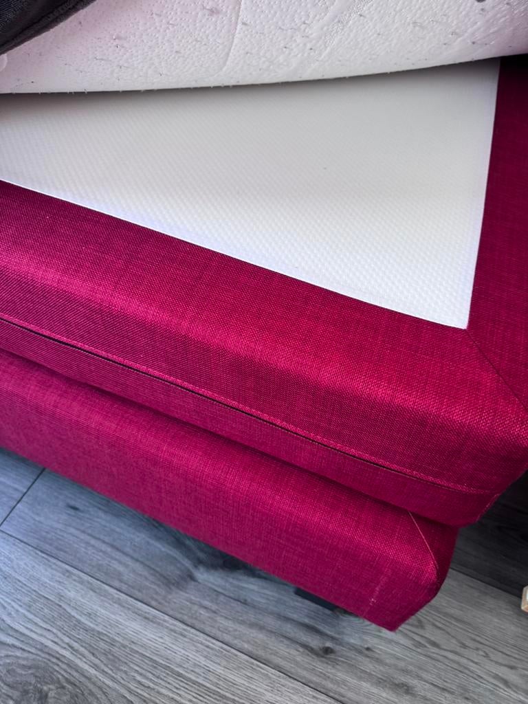 Twee personsbed van (HACO) moet weg, 90 cm, Tweepersoons, Zo goed als nieuw, Rood