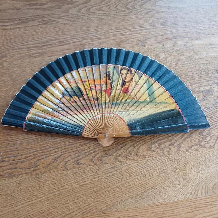 Oude Spaanse waaier, Antiek en Kunst, Antiek | Kleding en Accessoires, Dames, Ophalen of Verzenden